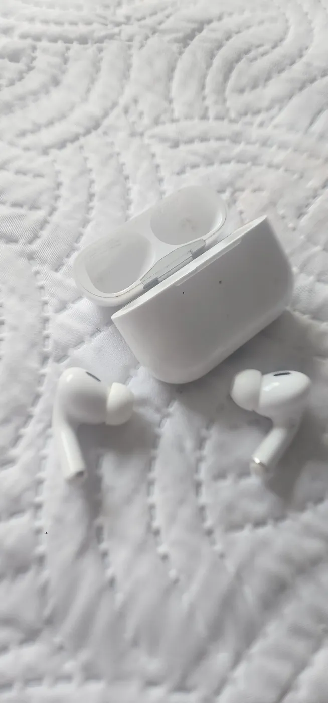 Audífonos Inalámbricos Tipo AirPods Pro con Estuche de Carga