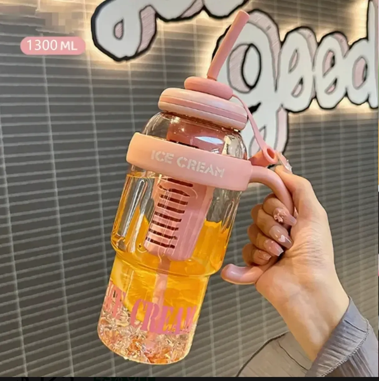 Botella de agua con popote 1300ml diseño Ice Cream rosa