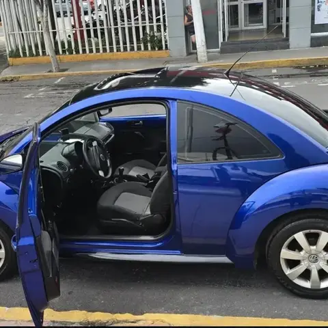 Volkswagen Beetle Azul Eléctrico - Excelente Estado