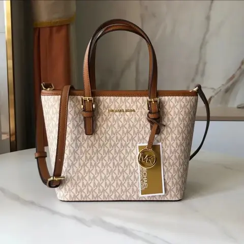 Bolsa Michael Kors Tote con Logo MK Beige y Café con Etiqueta