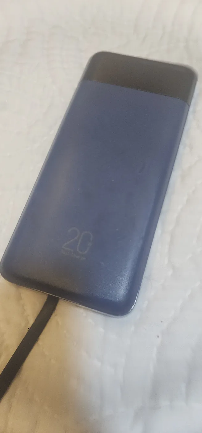 Banco de Energía Portátil con Cable Integrado