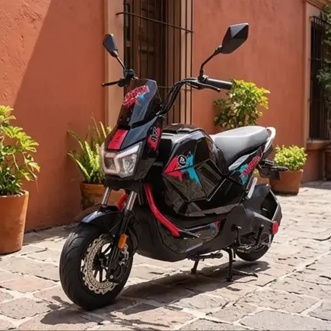 Motoescúter eléctrico deportivo negro con detalles rojo y azul