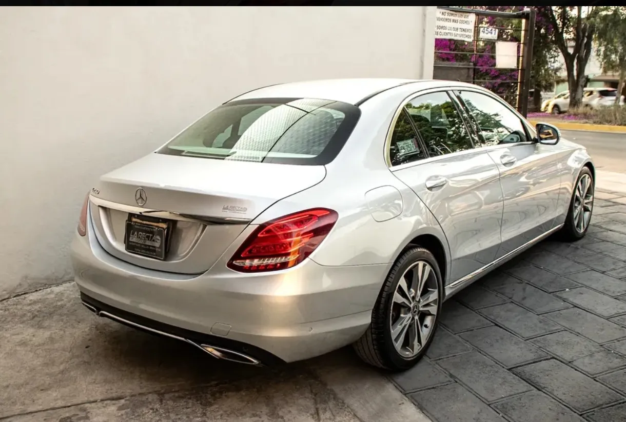 Mercedes-Benz Clase C Sedán Blanco 4 Puertas