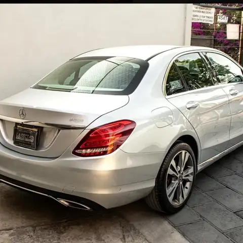 Mercedes-Benz Clase C Sedán Blanco 4 Puertas