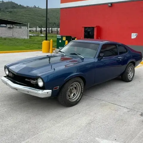Ford Maverick Clásico Azul - Muscle Car Americano Vintage
