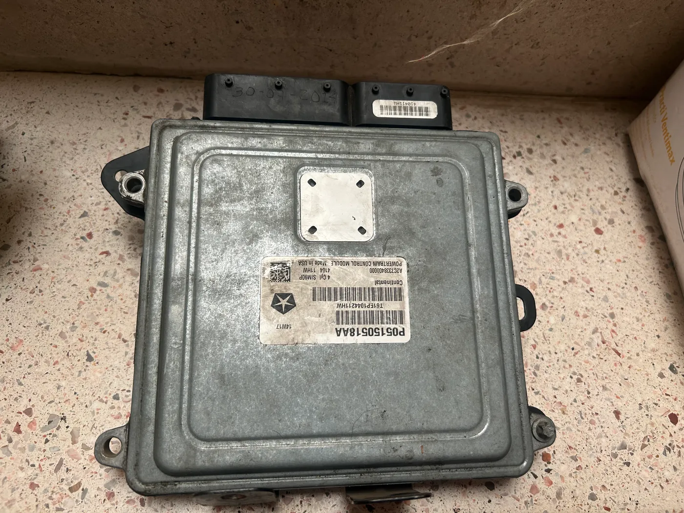 Computadora ECU Módulo Control Motor Chrysler PCM15051B4AA