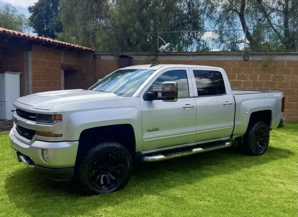 Chevrolet Silverado 1500 Doble Cabina 4x4 Blanca
