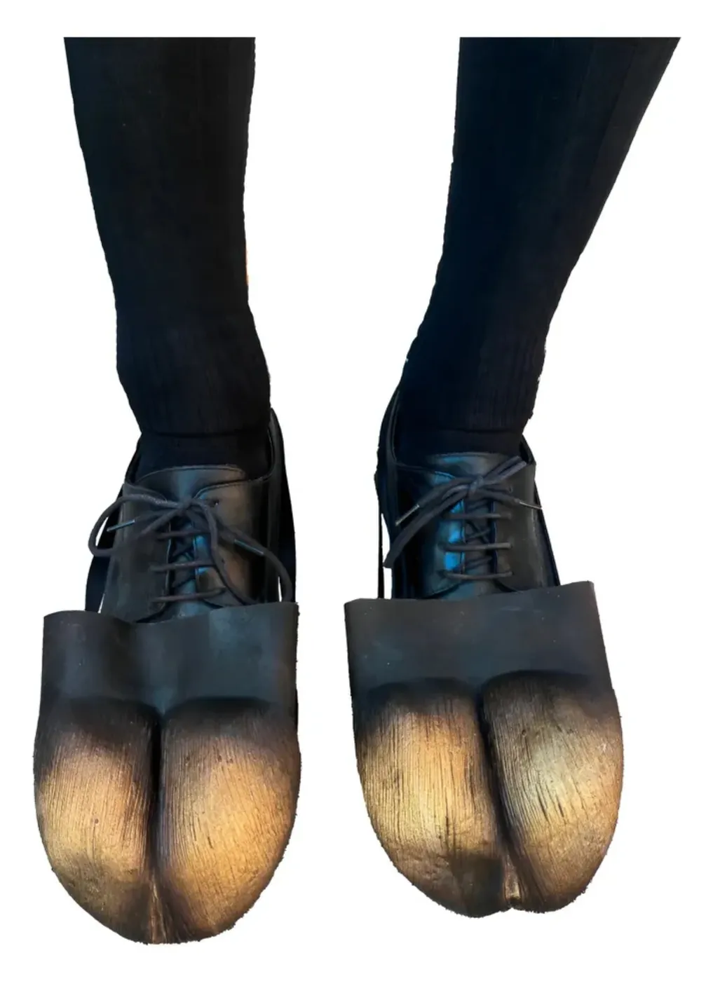 Zapatos de plataforma negros estilo vanguardista con suela dorada