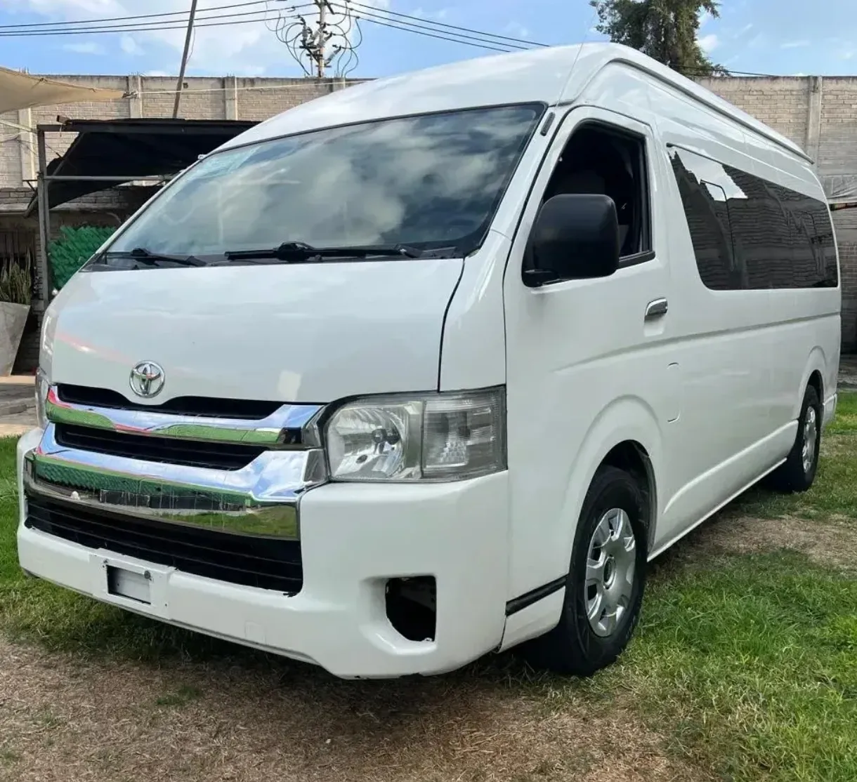 Toyota Hiace Panel Techo Alto Blanca para Pasajeros o Carga