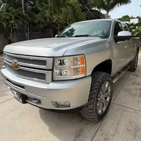 Chevrolet Cheyenne 2009 cabina doble color blanco