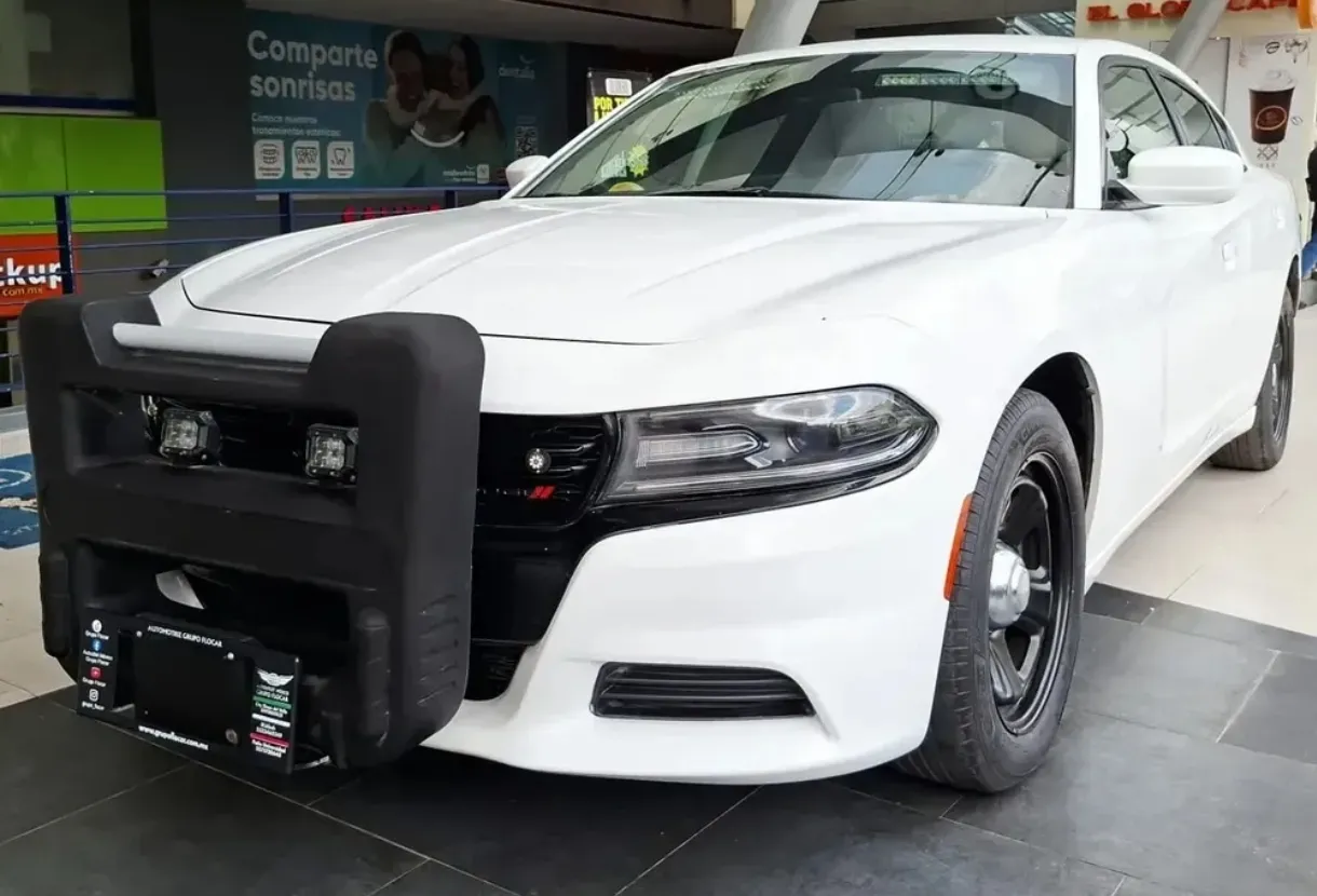 Dodge Charger Pursuit Blanco Equipamiento Policial