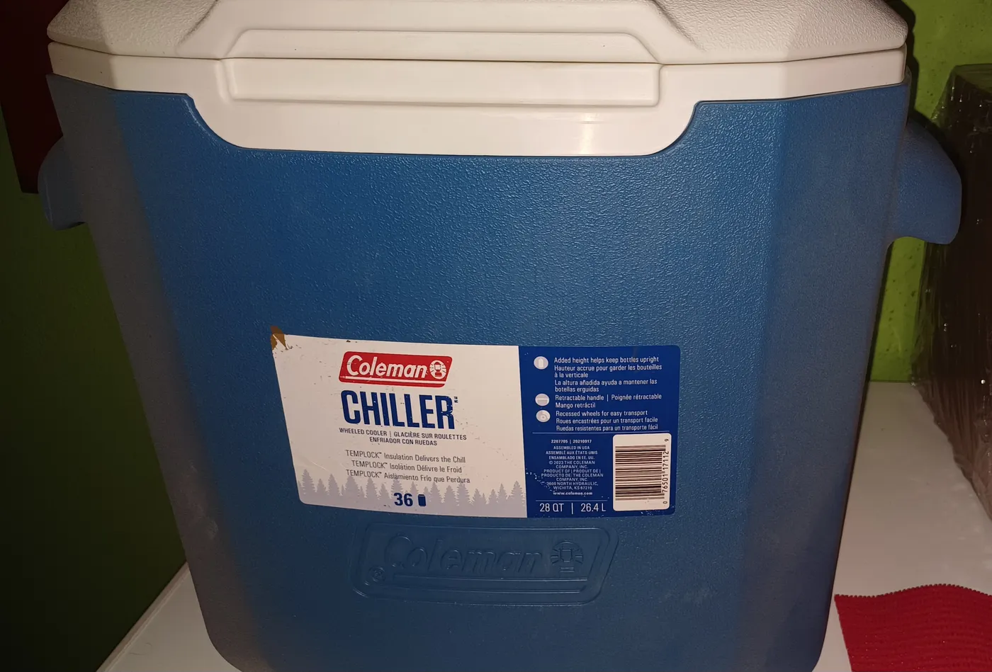 Hielera Coleman Chiller 36 cuartos con ruedas azul y blanco